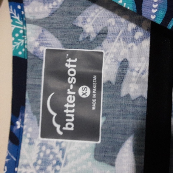 Butter Soft Scrub Medical Professional Floral and Abstract Patterned Bundle 4 - Picture 6 of 13